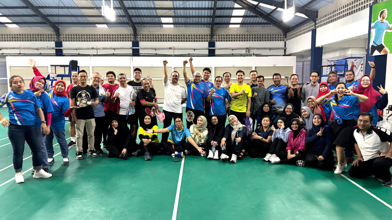 Kegiatan badminton bersama Dana Pensiun Garuda Indonesia Group